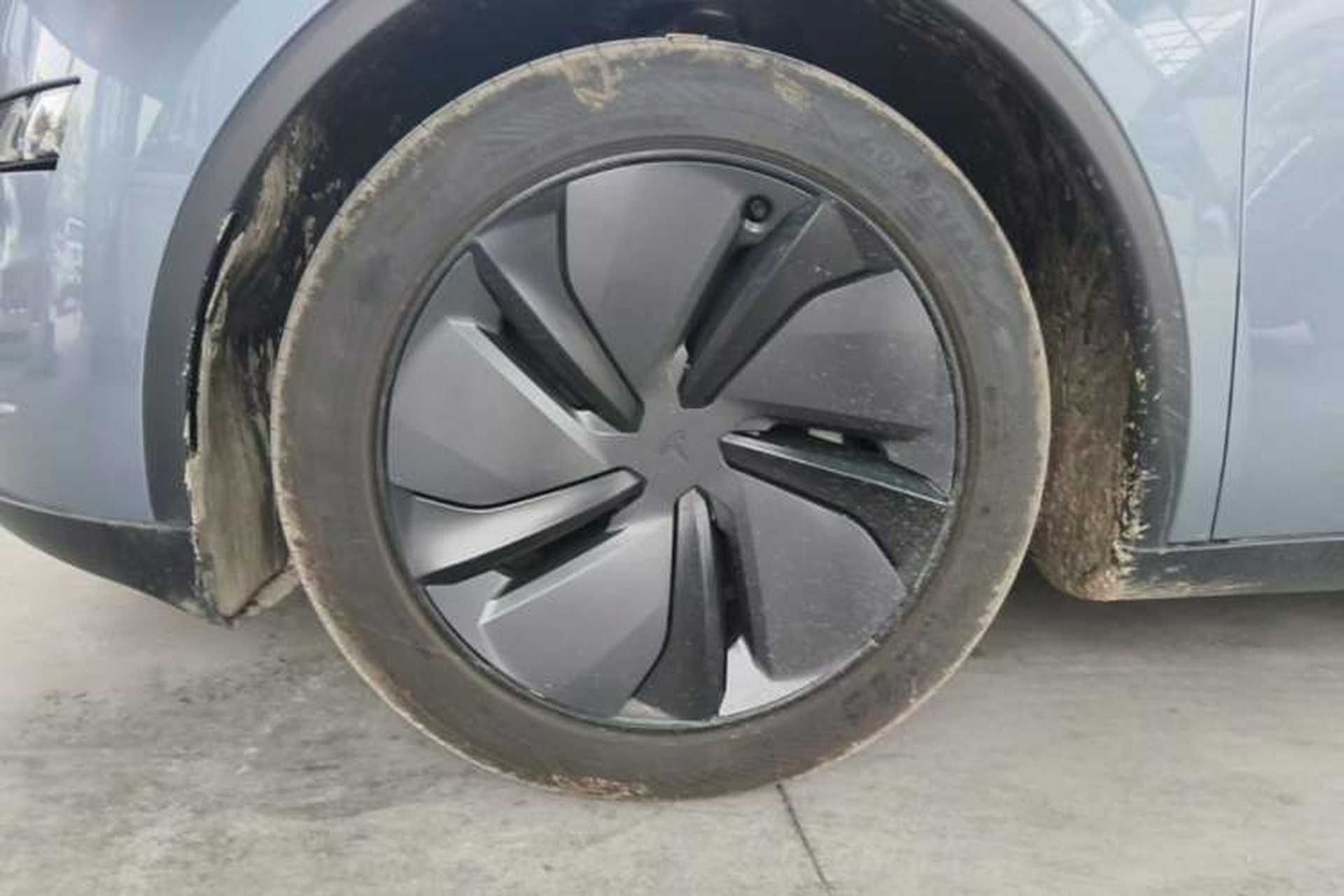 Used Tesla Model Y 2025 Rear-Wheel-Drive Version Left Front Wheel Hub