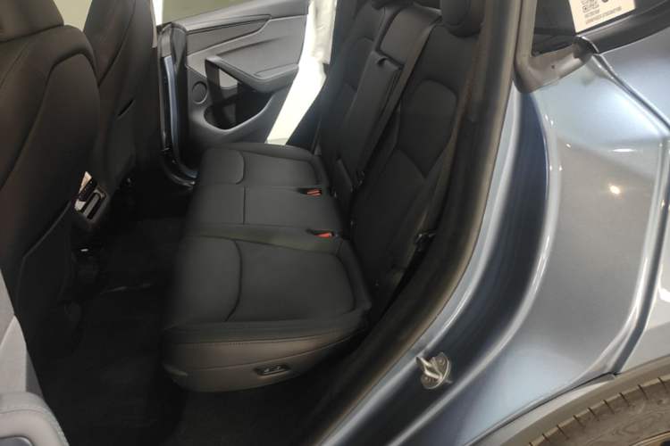 Used Tesla Model Y 2025 Rear-Wheel-Drive Version Left Rear Seat