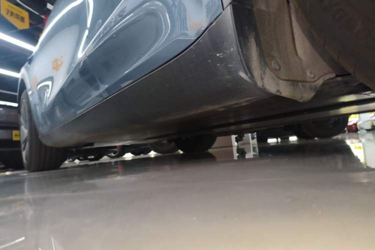 Used Tesla Model Y 2025 Rear-Wheel-Drive Version Left Side Sill