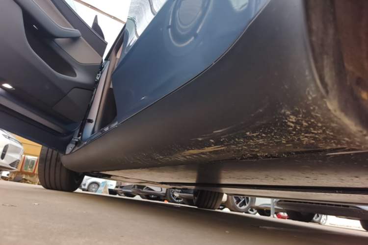 Used Tesla Model Y 2025 Rear-Wheel-Drive Version Left Side Sill