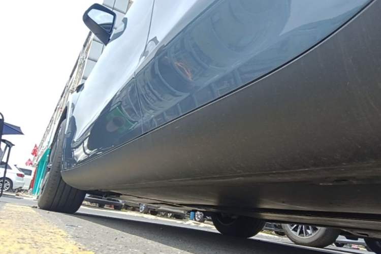 Used Tesla Model Y 2025 Rear-Wheel-Drive Version Left Side Sill