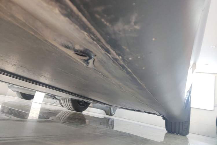 Used Tesla Model Y 2025 Long-Range All-Wheel Drive First Edition Left Side Sill