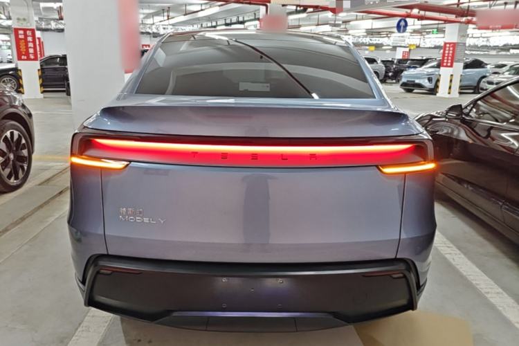 Used Tesla Model Y 2025 Rear-Wheel-Drive Version Rear