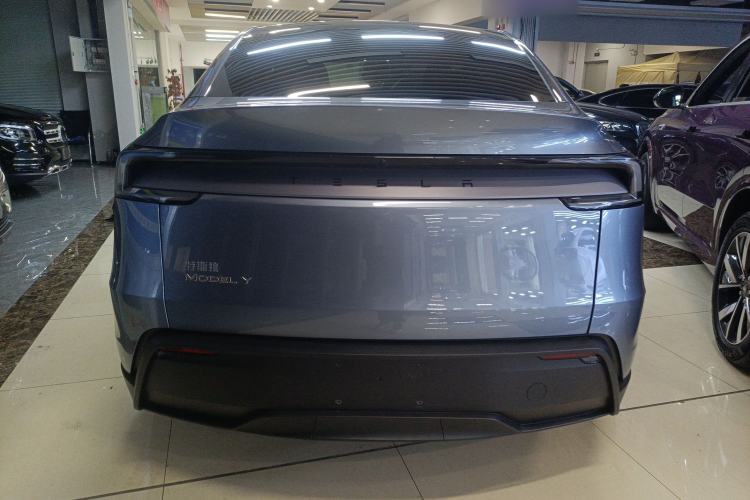 Used Tesla Model Y 2025 Rear-Wheel-Drive Version Rear