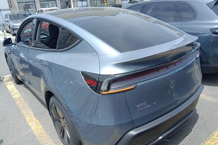 Used Tesla Model Y 2025 Rear-Wheel-Drive Version Rear Left 45 Deg