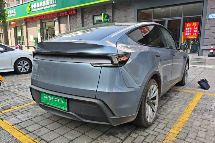 Used Tesla Model Y 2025 Rear-Wheel-Drive Version Rear Right 45 Deg