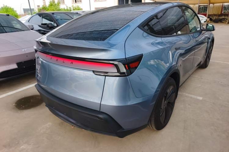 Used Tesla Model Y 2025 Rear-Wheel-Drive Version Rear Right 45 Deg