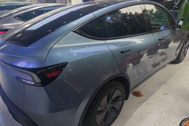 Used Tesla Model Y 2025 Rear-Wheel Drive First Edition Rear Right 45 Deg