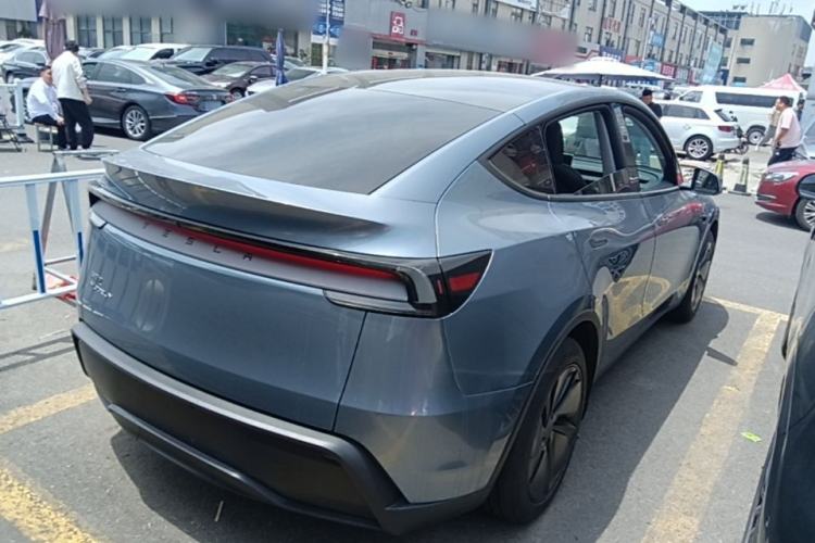 Used Tesla Model Y 2025 Rear-Wheel-Drive Version Rear Right 45 Deg