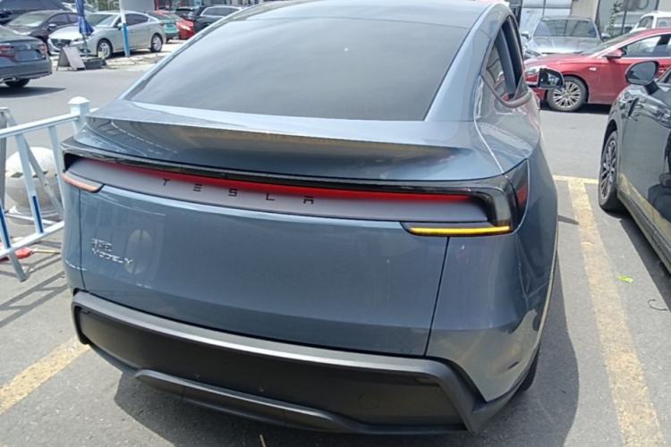 Used Tesla Model Y 2025 Rear-Wheel-Drive Version Rear