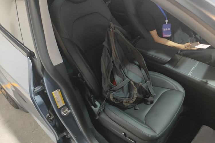 Used Tesla Model Y 2025 Rear-Wheel-Drive Version Right Front Seat