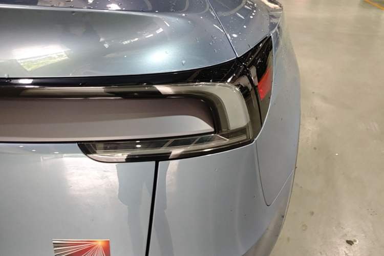 Used Tesla Model Y 2025 Rear-Wheel Drive First Edition Right Rear Taillight