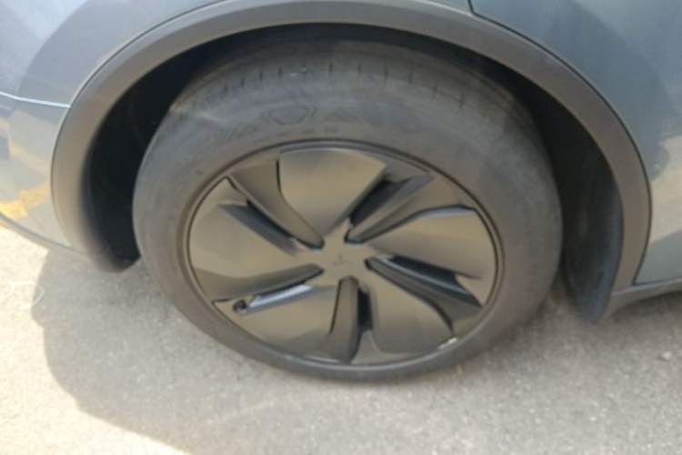 Used Tesla Model Y 2025 Rear-Wheel-Drive Version Right Rear Wheel Hub