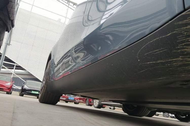 Used Tesla Model Y 2025 Rear-Wheel-Drive Version Right Side Sill