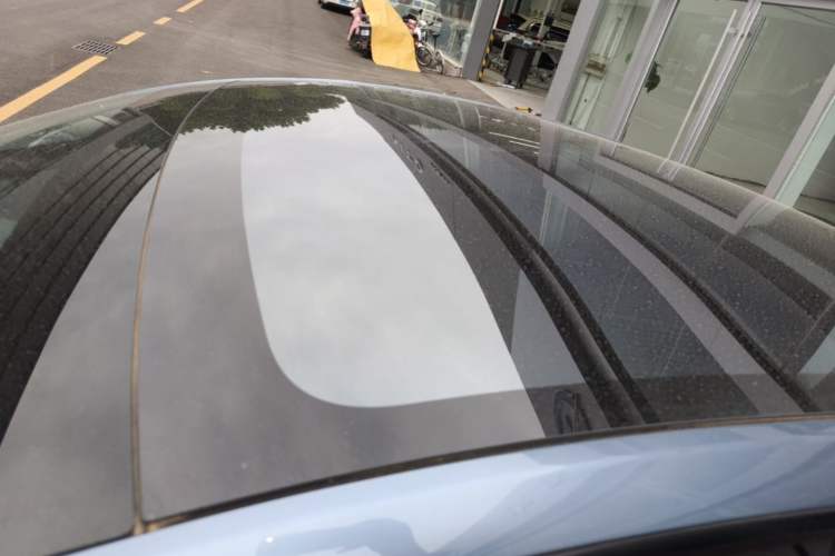 Used Tesla Model Y 2025 Rear-Wheel-Drive Version Roof