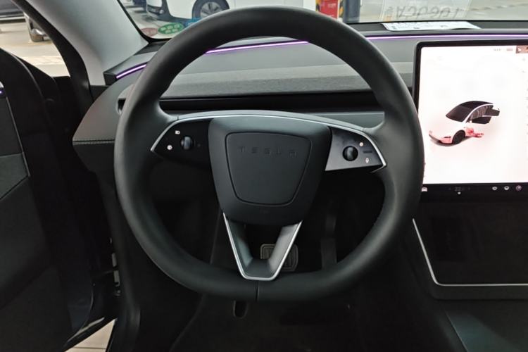 Used Tesla Model Y 2025 Rear-Wheel-Drive Version Steering Wheel