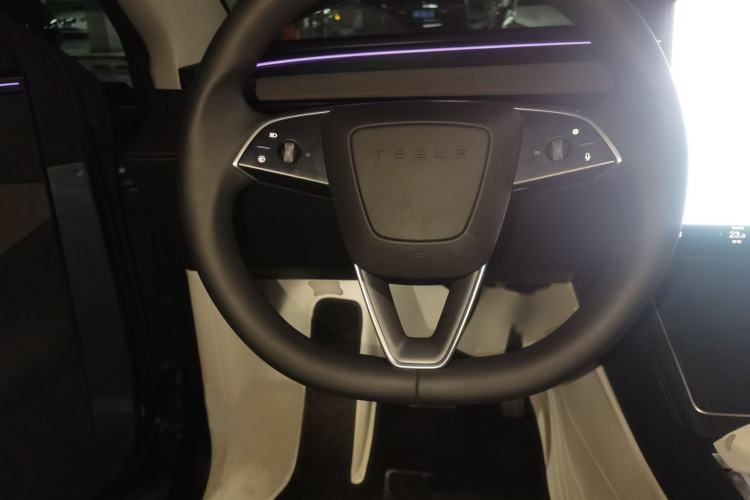 Used Tesla Model Y 2025 Rear-Wheel-Drive Version Steering Wheel