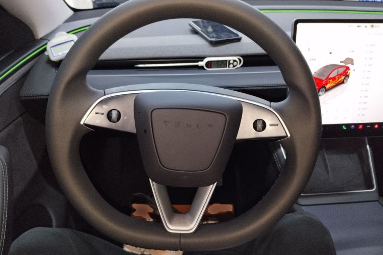Used Tesla Model Y 2025 Long-Range All-Wheel-Drive Version Steering Wheel