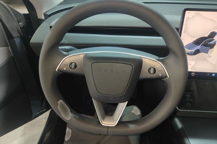 Used Tesla Model Y 2025 Rear-Wheel-Drive Version Steering Wheel
