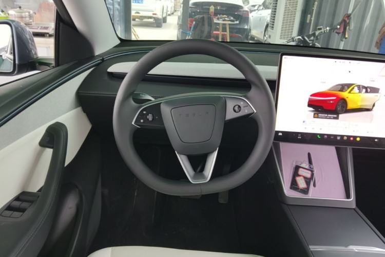 Used Tesla Model Y 2025 Rear-Wheel-Drive Version Steering Wheel