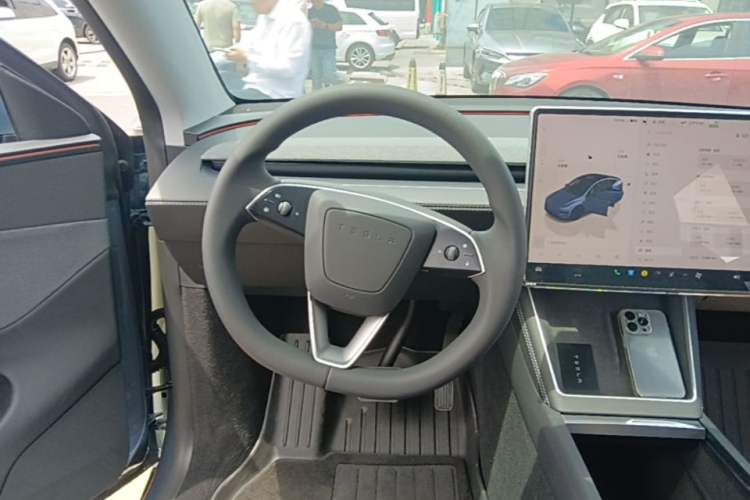 Used Tesla Model Y 2025 Rear-Wheel-Drive Version Steering Wheel