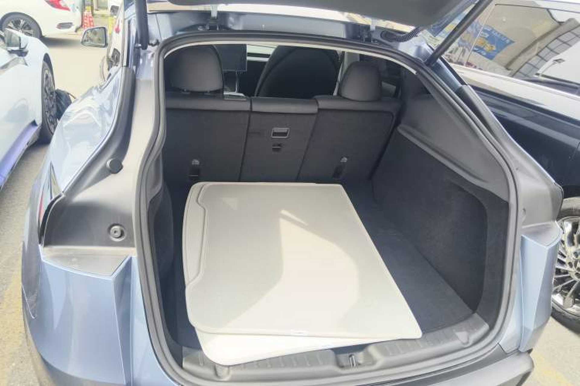 Used Tesla Model Y 2025 Rear-Wheel-Drive Version Trunk