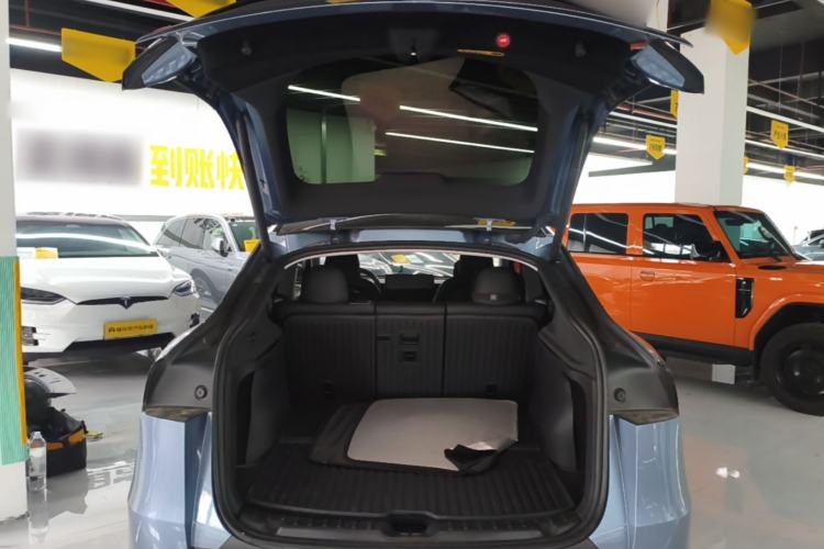 Used Tesla Model Y 2025 Rear-Wheel-Drive Version Trunk