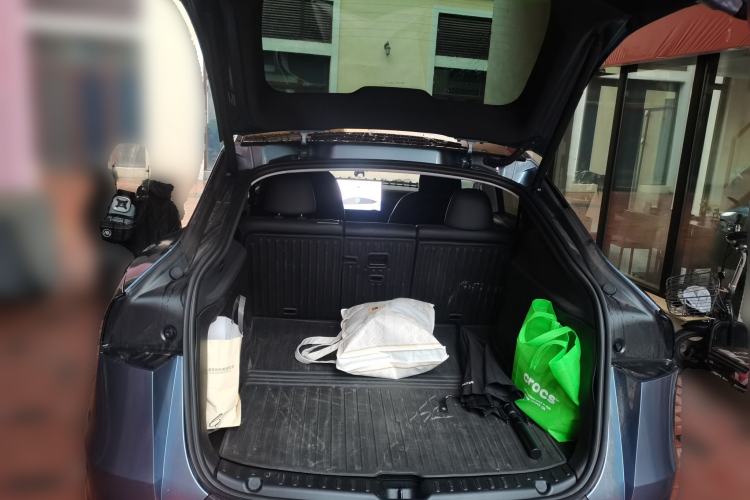 Used Tesla Model Y 2025 Rear-Wheel-Drive Version Trunk