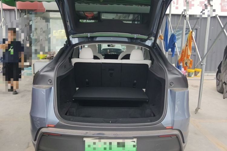 Used Tesla Model Y 2025 Rear-Wheel-Drive Version Trunk