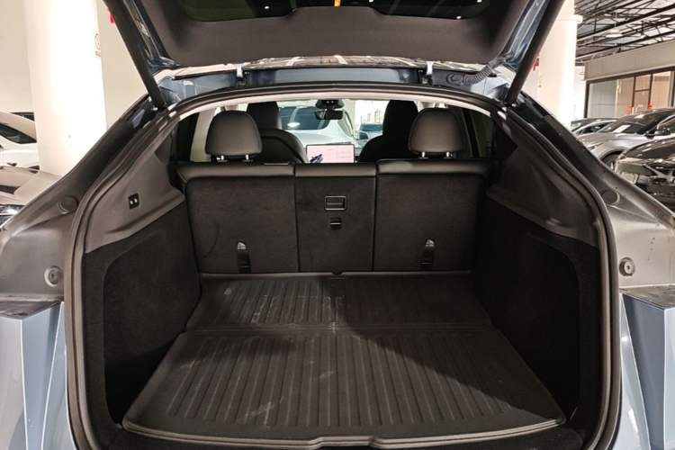 Used Tesla Model Y 2025 Rear-Wheel Drive First Edition Trunk