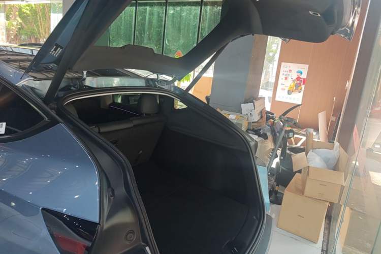 Used Tesla Model Y 2025 Rear-Wheel Drive First Edition Trunk