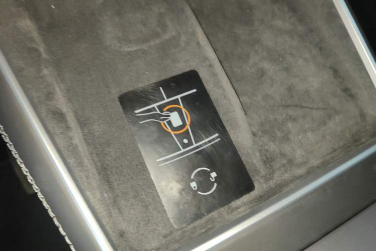 Used Tesla Model Y 2025 Rear-Wheel-Drive Version Vehicle Key