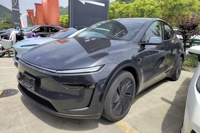 Used Tesla Model Y 2025 Rear-Wheel-Drive Version