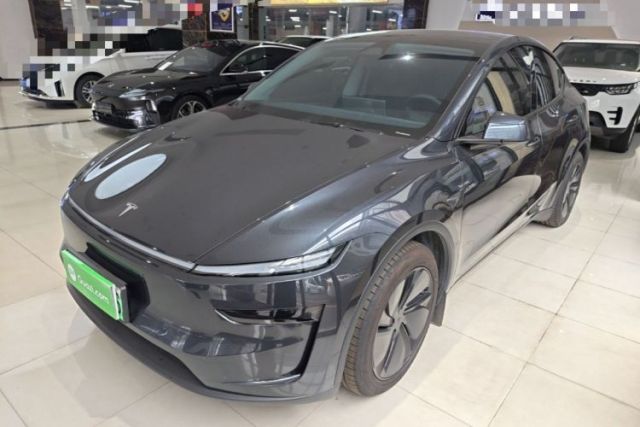 Tesla Model Y 2025 Long-Range All-Wheel Drive First Edition مستعملة