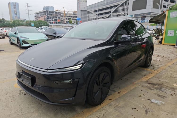 Tesla Model Y 2025 Rear-Wheel-Drive Version
