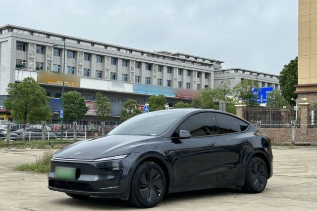 Used Tesla Model Y 2025 Rear-Wheel-Drive Version