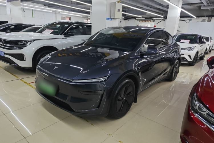 Tesla Model Y 2025 Rear-Wheel-Drive Version