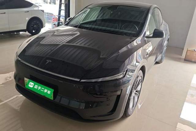 Used Tesla Model Y 2025 Long-Range All-Wheel-Drive Version