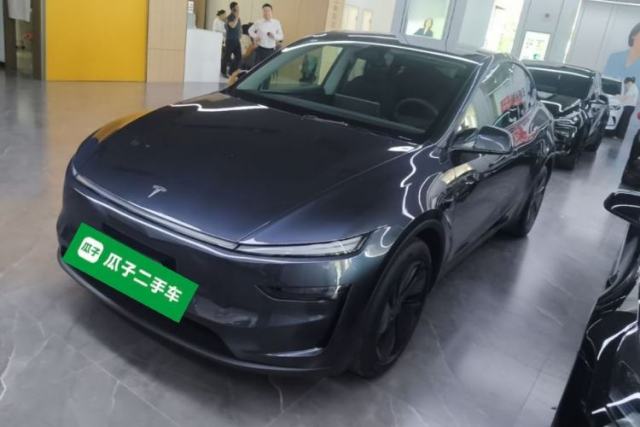 Used Tesla Model Y 2025 Long-Range All-Wheel-Drive Version