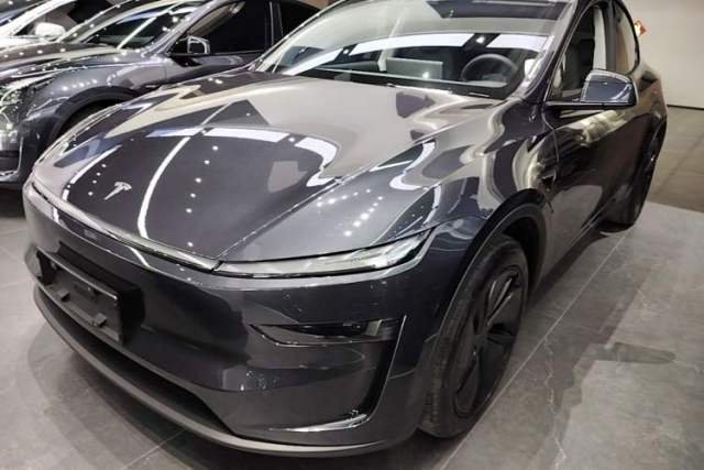 Used Tesla Model Y 2025 Rear-Wheel-Drive Version