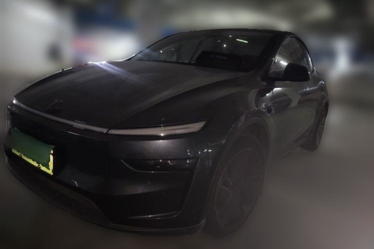 Tesla Model Y 2025 Rear-Wheel Drive First Edition