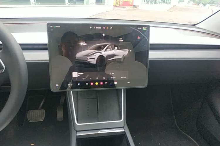 Used Tesla Model Y 2025 Rear-Wheel-Drive Version Audio And AC Panel