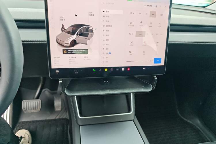 Used Tesla Model Y 2025 Rear-Wheel-Drive Version Audio And AC Panel