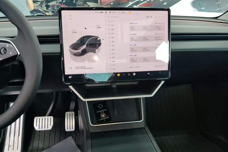 Used Tesla Model Y 2025 Long-Range All-Wheel Drive First Edition Audio And AC Panel