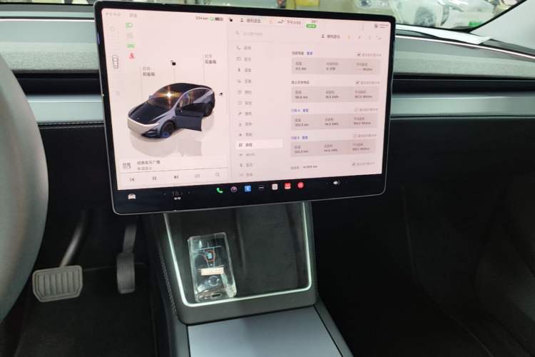 Used Tesla Model Y 2025 Rear-Wheel-Drive Version Audio And AC Panel