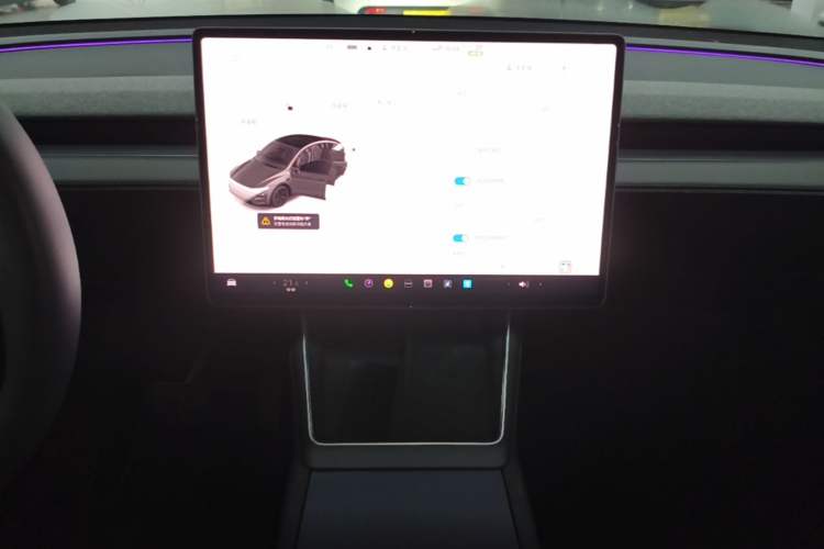 Used Tesla Model Y 2025 Rear-Wheel-Drive Version Audio And AC Panel