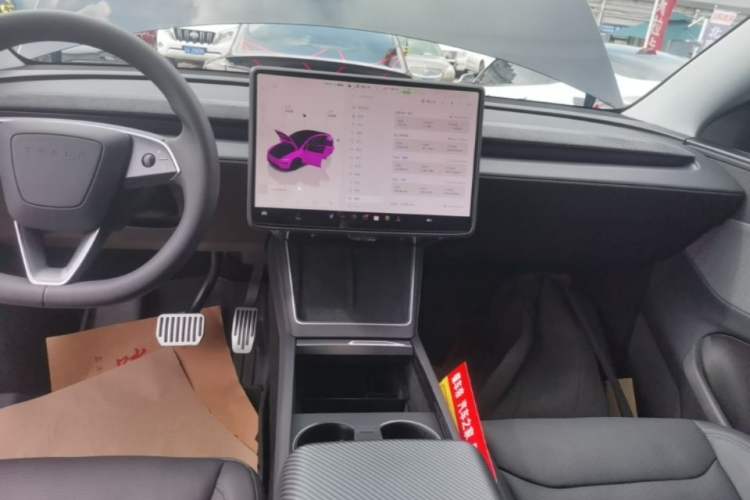 Used Tesla Model Y 2025 Rear-Wheel Drive First Edition Audio And AC Panel