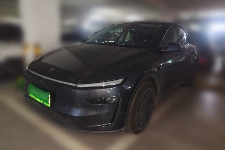 Tesla Model Y 2025 Long-Range All-Wheel Drive First Edition