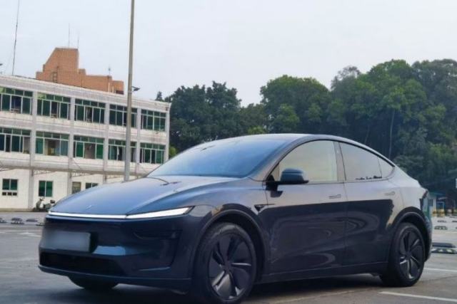 Used Tesla Model Y 2025 Rear-Wheel-Drive Version