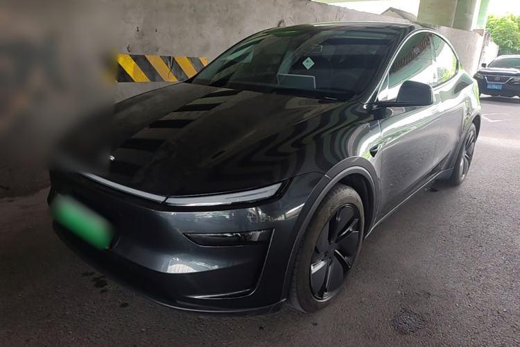 Tesla Model Y 2025 Rear-Wheel-Drive Version